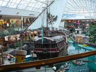 صور West Edmonton Mall المكان الرائع